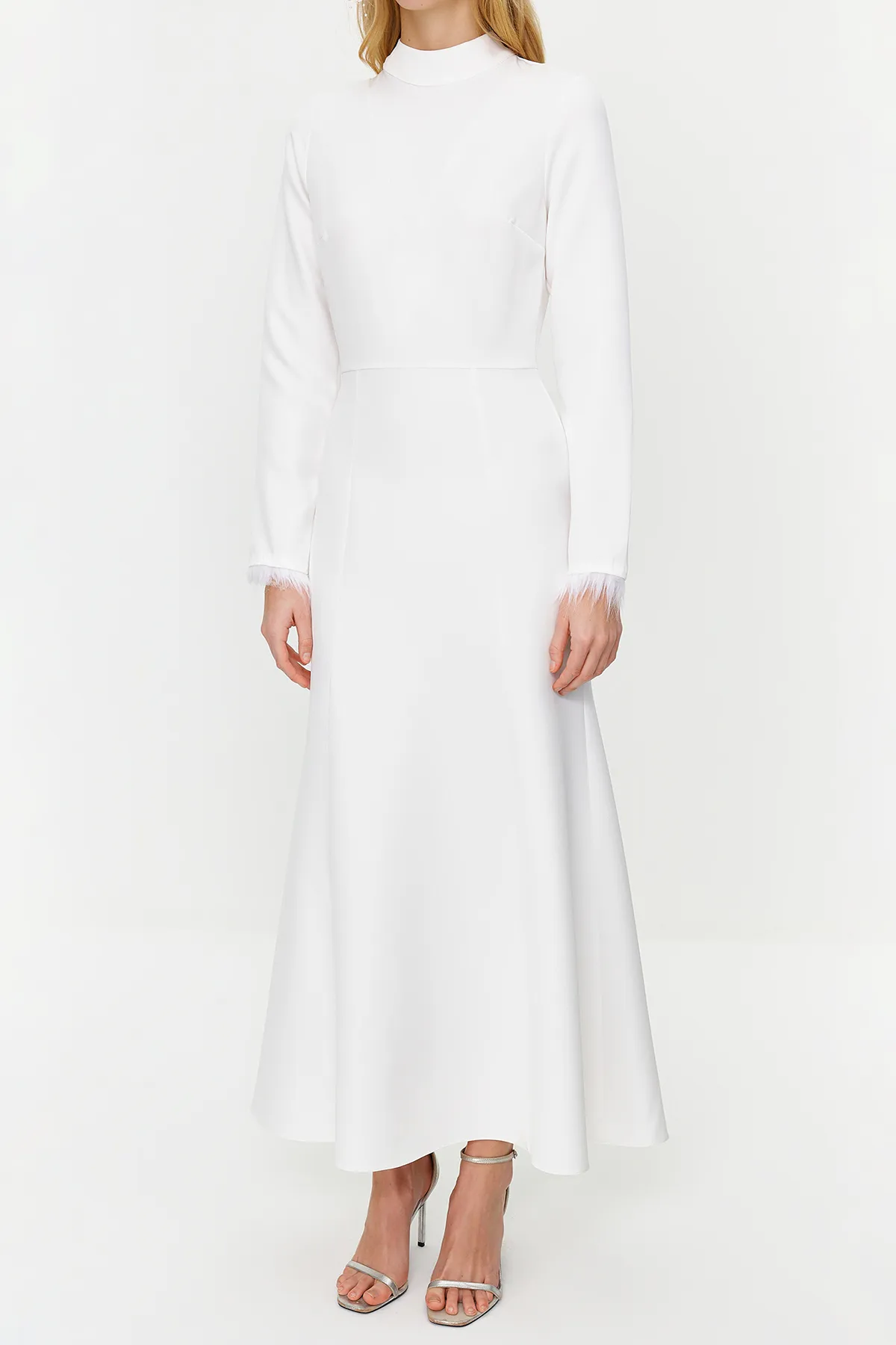 Trendyol Modest  Weißes gewebtes Braut-/Hochzeits-Abendkleid für besondere Tage TCTSS24DB00044