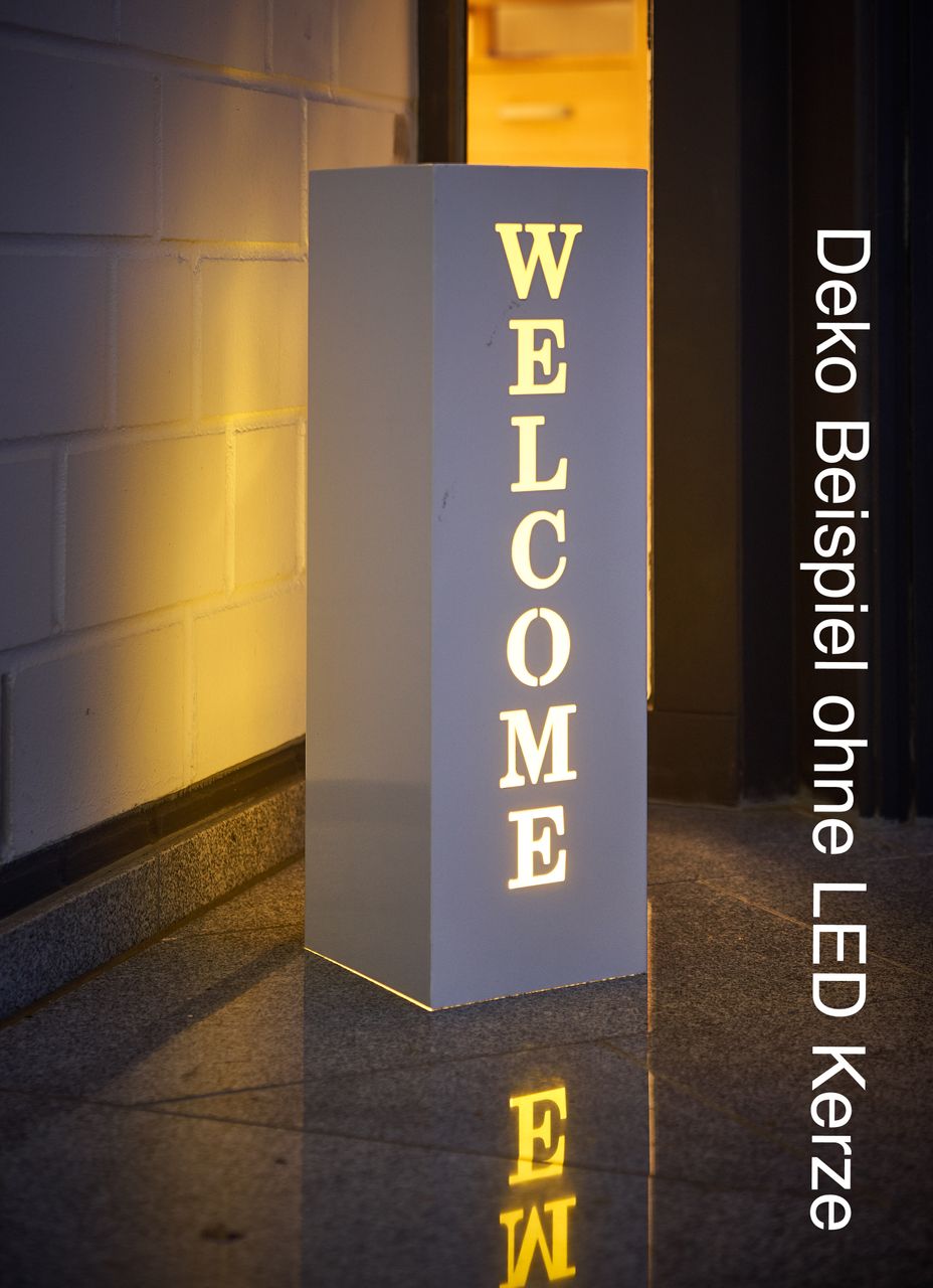 Weles Säule, Welcome, 16 x 16 x 50 cm, weiß