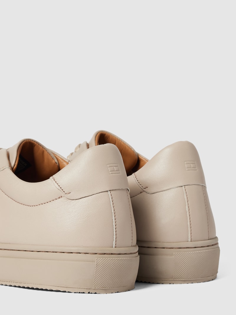 Sneaker mit Label-Detail Modell 'PREMIUM' in taupe