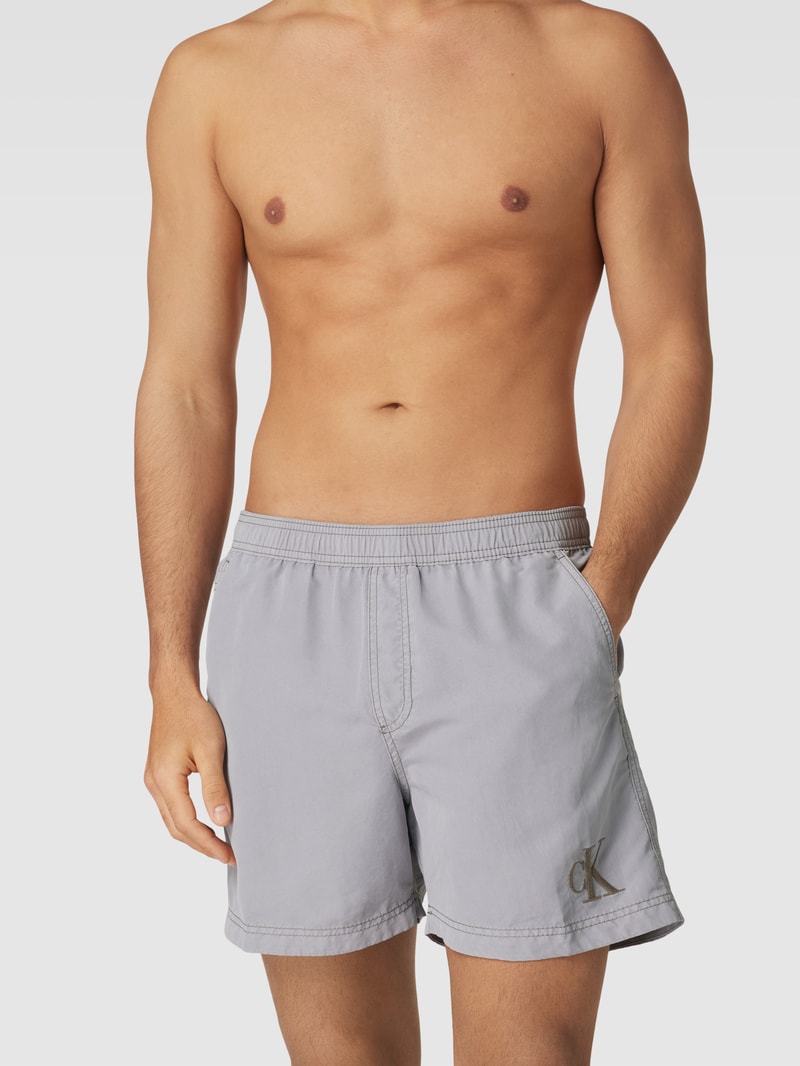 Badehose mit Label-Stitching in schlamm