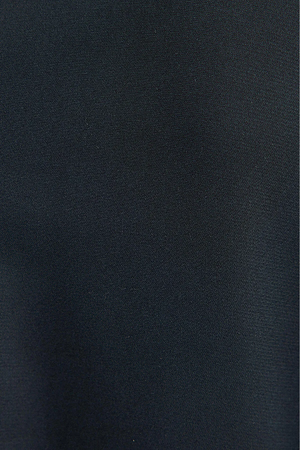 Touché Privé  KLEID AUS SATIN MIT GÜRTEL