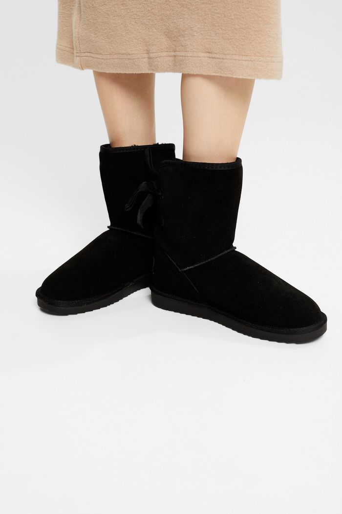 Schnürboots aus Veloursleder