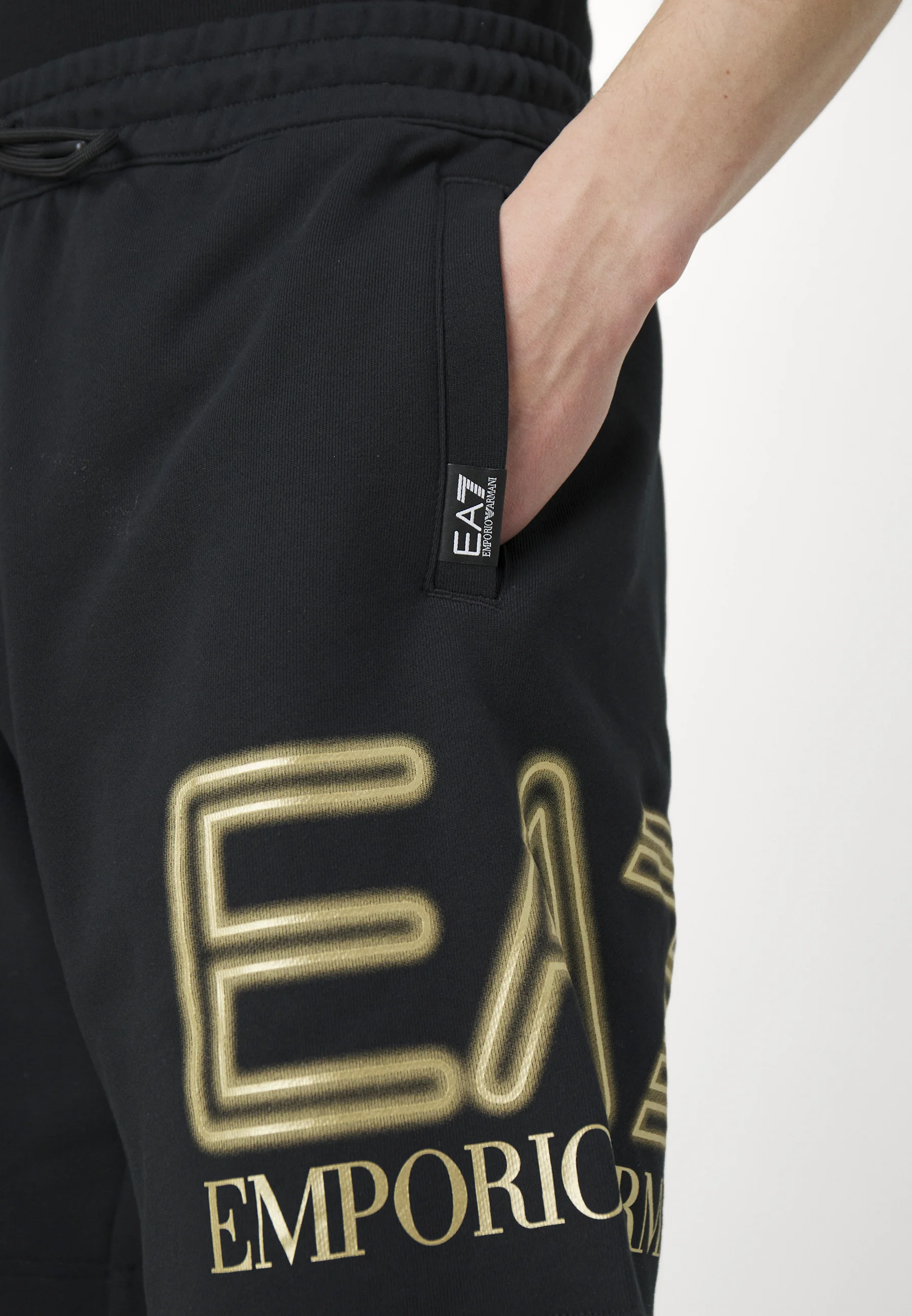 EA7 Emporio Armani BERMUDA - Pantalones deportivos