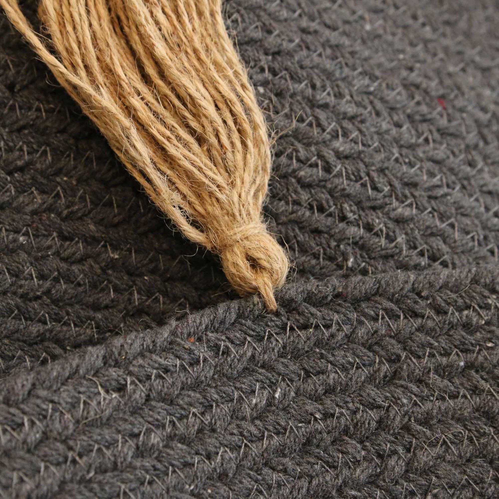 Tapis coton à pompons