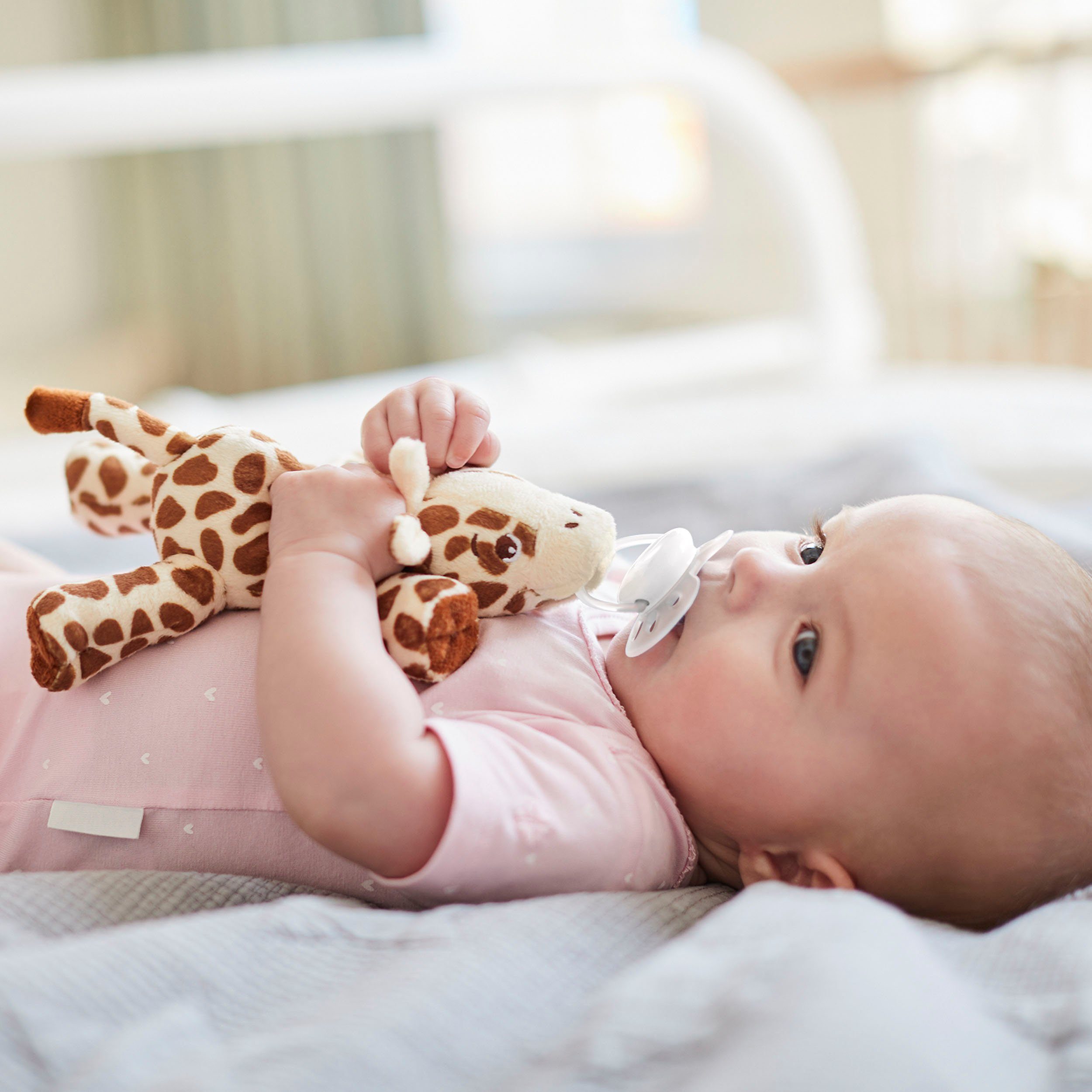 Philips AVENT Schnullerbefestigung SCF348/11, (Set, 2-tlg., Ultraweiches Kuscheltier mit Schnuller), Schnullertier Giraffe