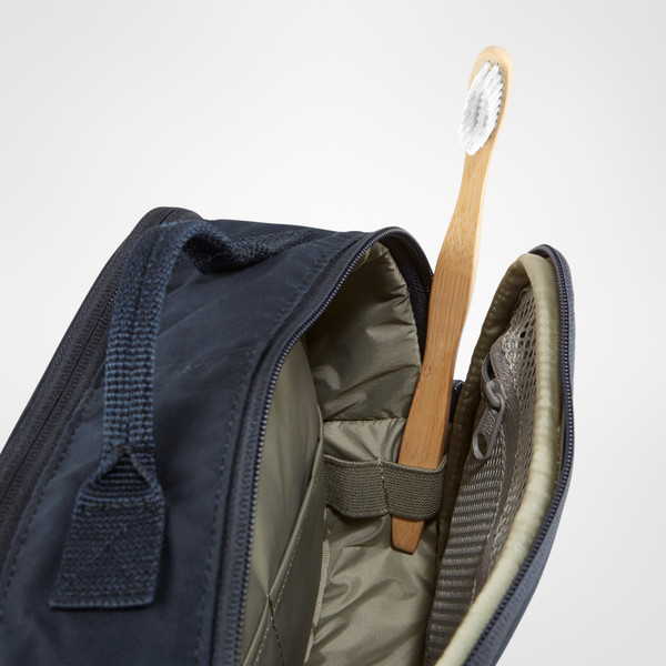 KÅNKEN TOILETRY BAG - Kulturtasche
