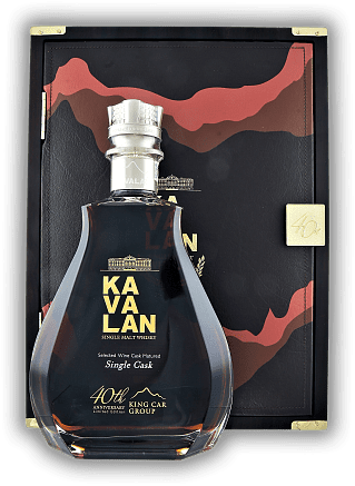 Kavalan King Car 40th Anniversary Edition in Holzbox 56,3% 1,5 Liter Kavalan King Car 40th Anniversary Edition in Holzbox 56,3% 1,5 Liter Die Kavalan King Car 40th Anniversary Edition ist auf 83 Flaschen streng limitiert. 1,5	 Liter - Vol 56,3%