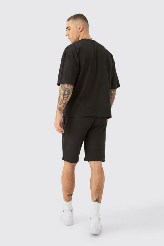 Kastiges Oversize T-Shirt mit Herz-Applikation & Shorts