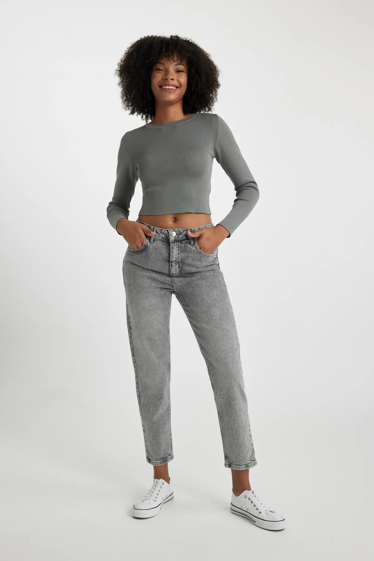 DeFacto  Lina Comfort Fit Hohe, bequeme Passform, leichte, schmale Beintaille, knöchellange Jeanshose