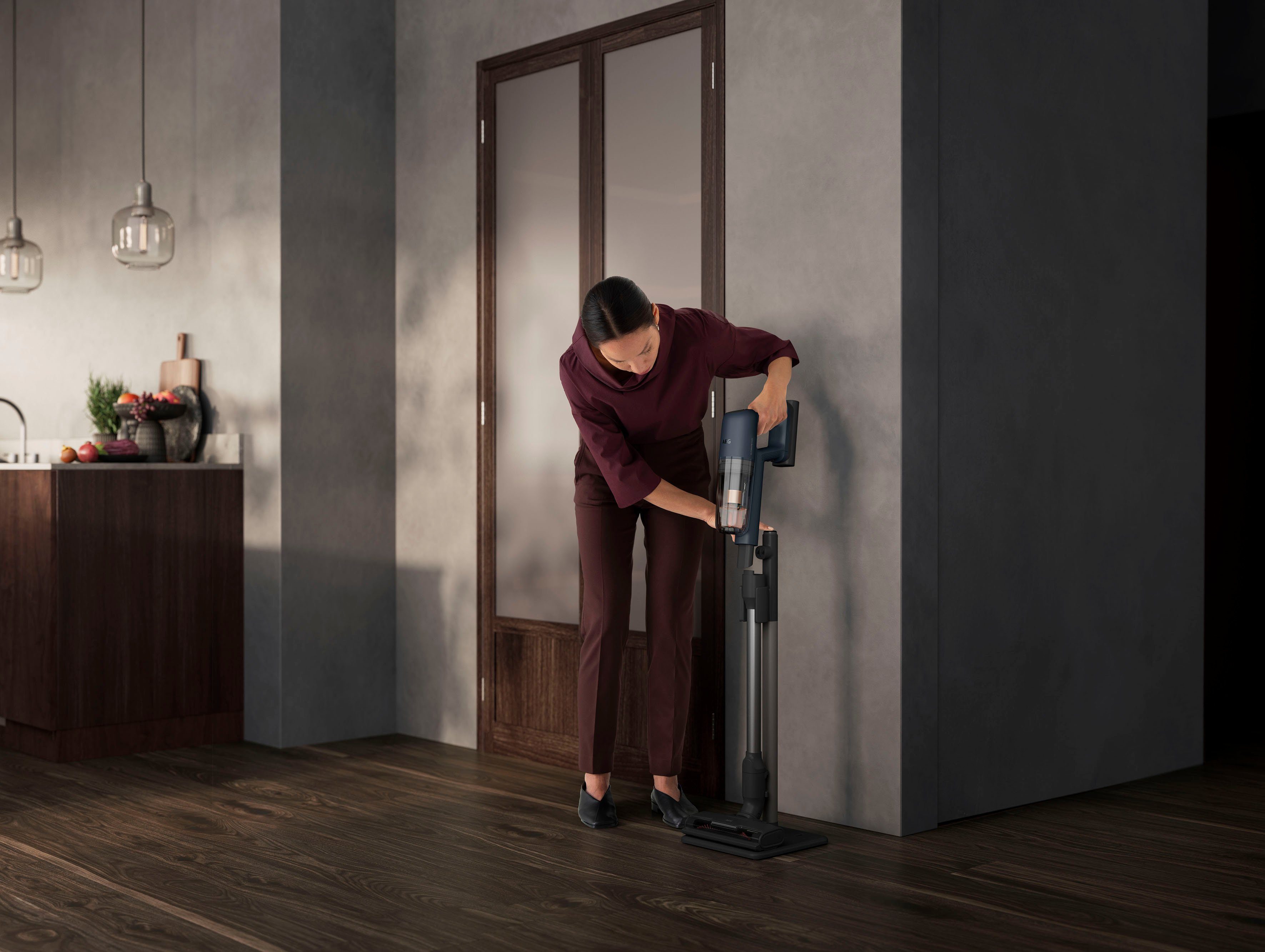 AEG Akku-Hand-und Stielstaubsauger ULTIMATE 7000 (AP71A142XN), beutellos, extrem leicht 2,2 kg, 60 % Recyclingmaterial, bis zu 50 Min. Laufzeit