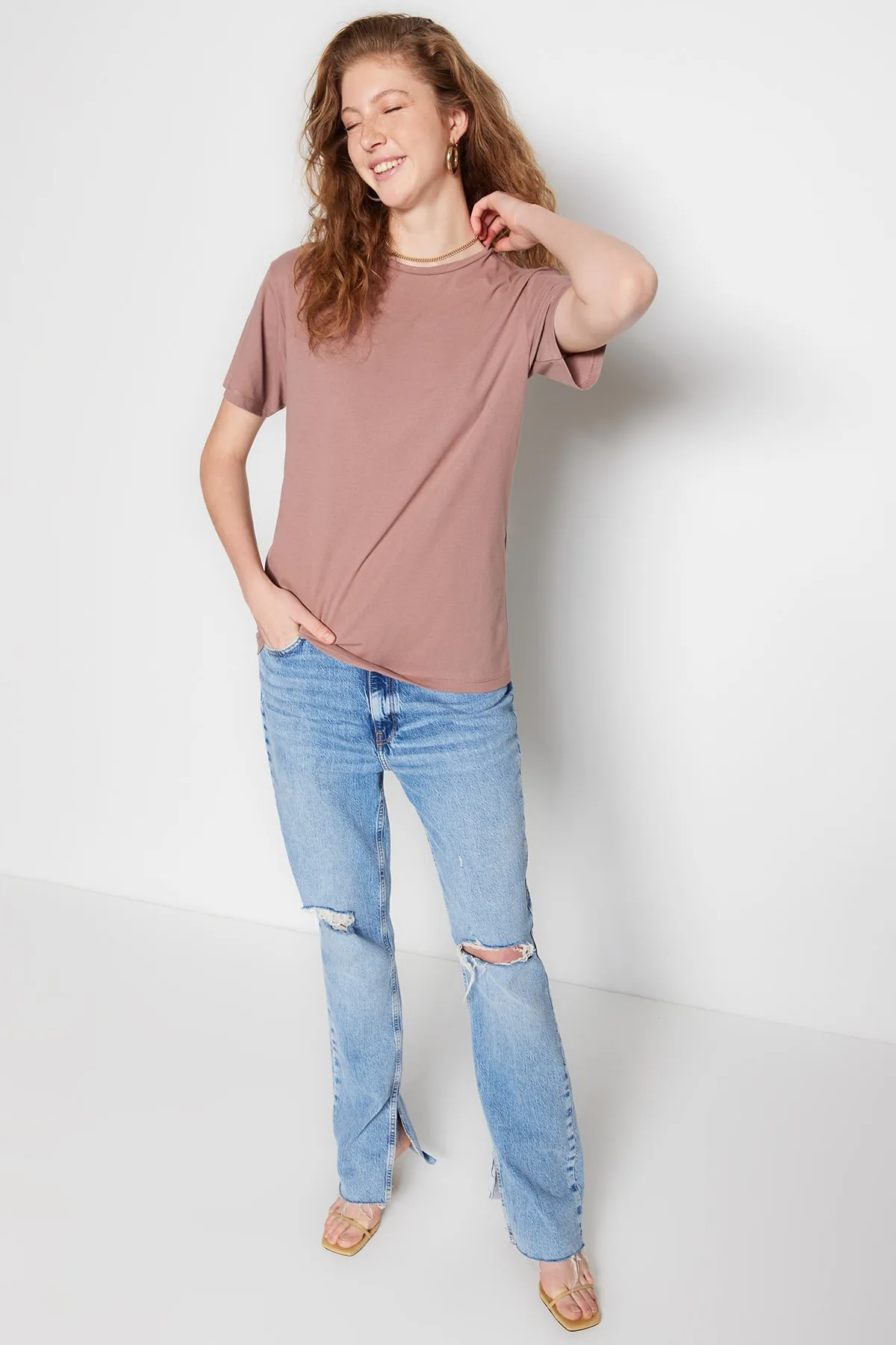 Trendyol Collection  Nerzfarbenes, übergroßes/weites Rundhals-Strick-T-Shirt aus 100 % Baumwolle TWOSS20TS0134
