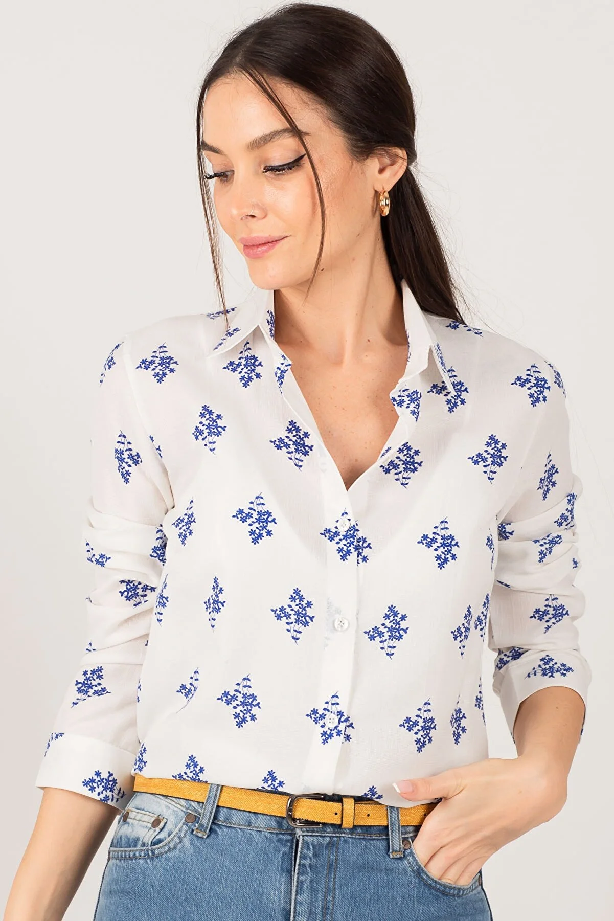 armonika  Damen-Langarmhemd mit Saks-Blumenmuster ARM-22K001110