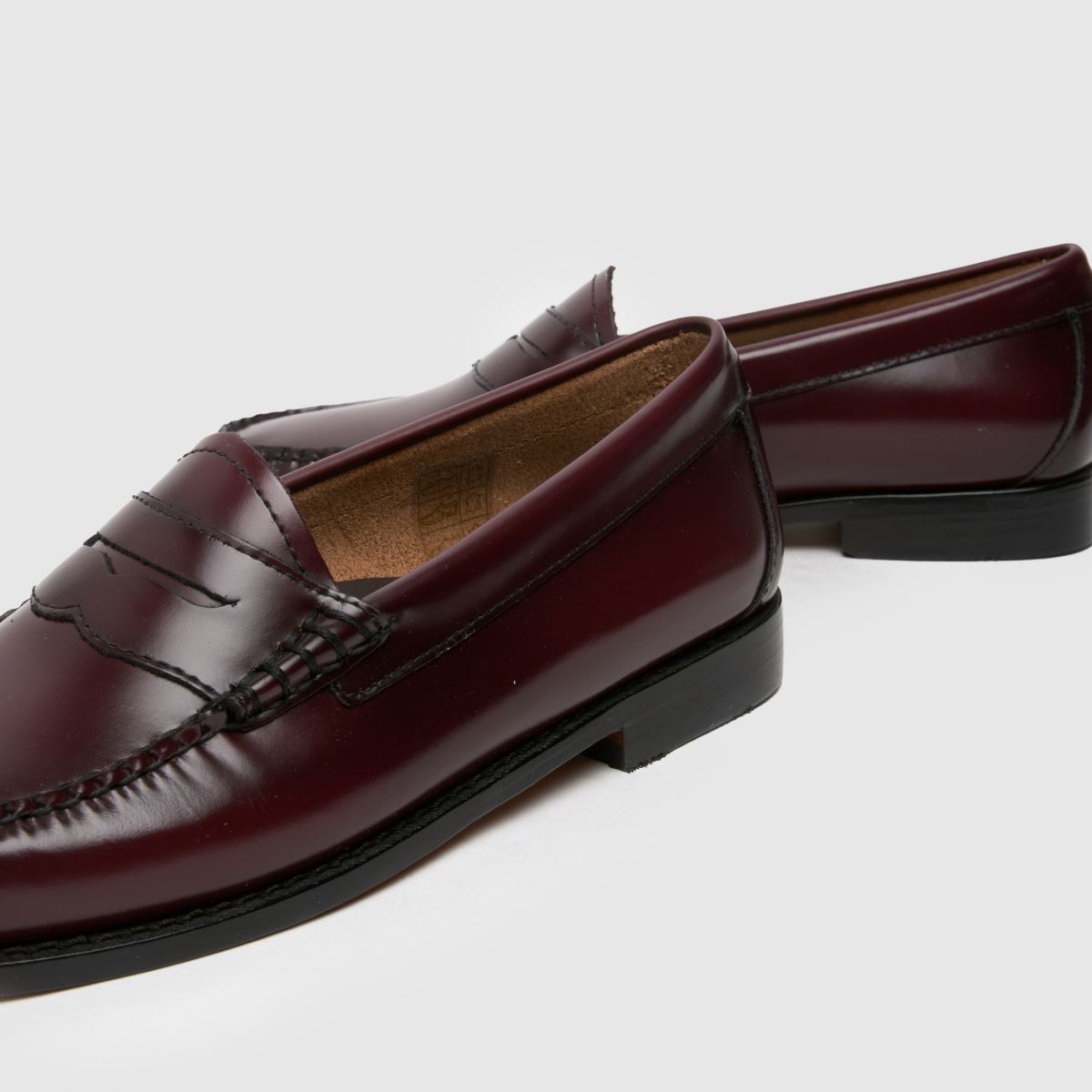 GH BASS – Enkla Weejuns – Penny Loafers i vinröda, platta skor