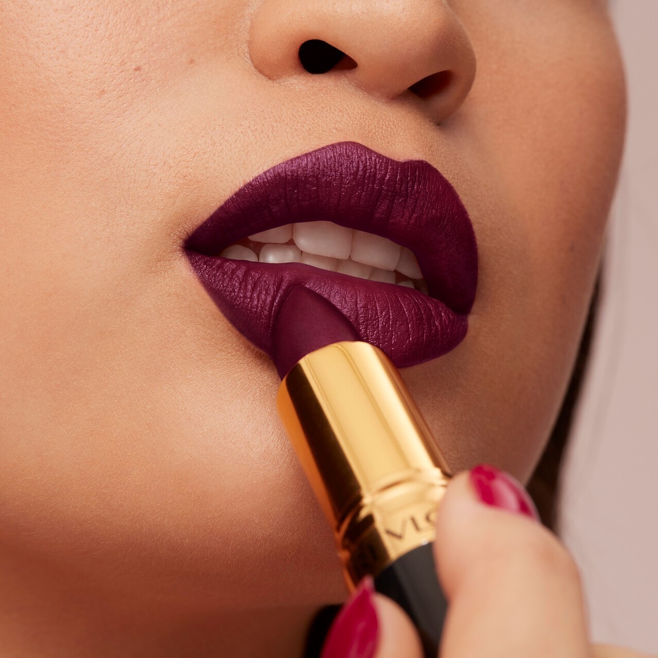 Revlon Super Lustrous™