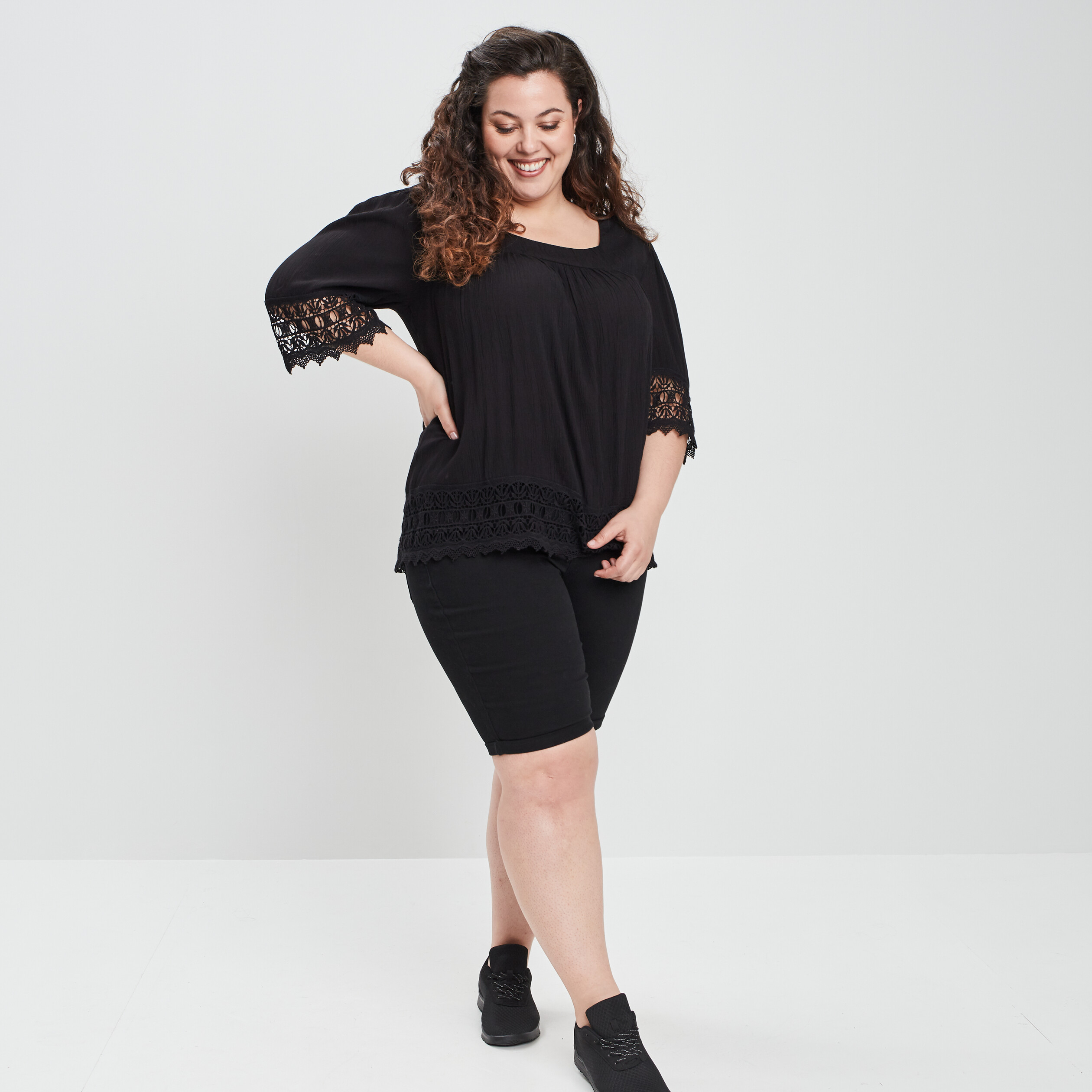 Blouse manches courtes noir femme grande taille | La Halle
