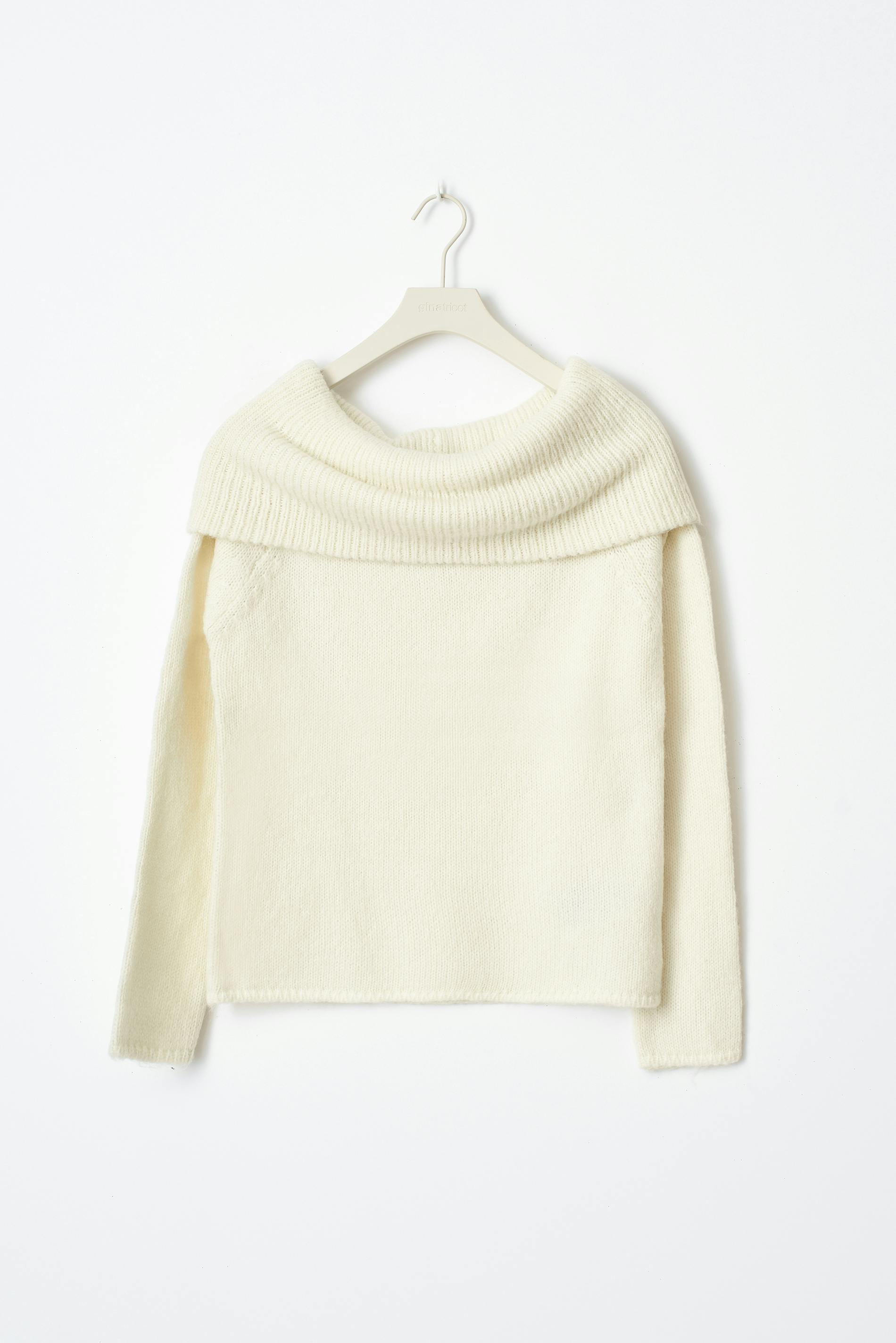 Knitted off shoulder sweater