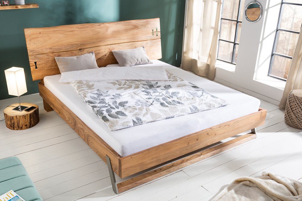 riess-ambiente Massivholzbett AMAZONAS 180x200cm natur / silber (Einzelartikel, 1-tlg), Akazie · Baumkante · Doppelbett · Kingsize · Edelstahl · Handmade
