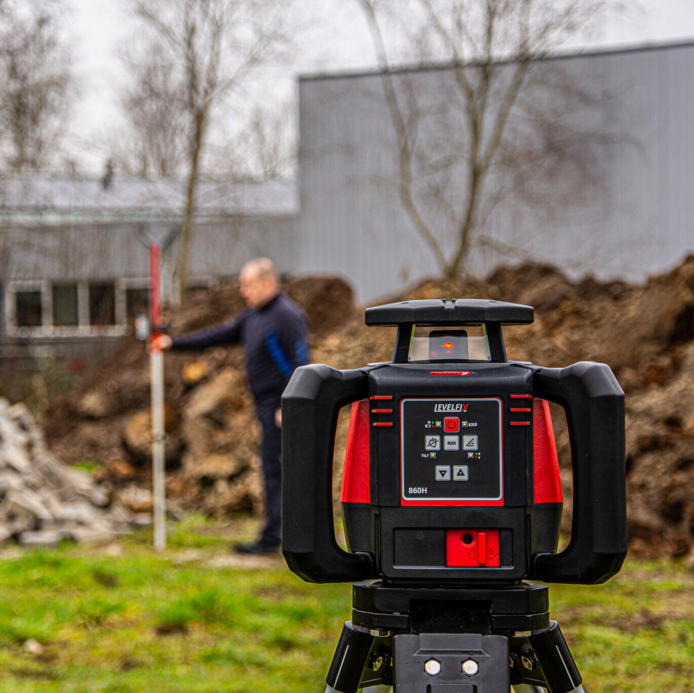Levelfix 554810 860H Horizontaler roter Baulaser mit halbautomatischer Neigungseinstellung auf der x- und y-Achse