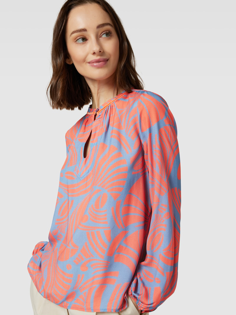 Schluppenbluse mit floralem Muster in apricot