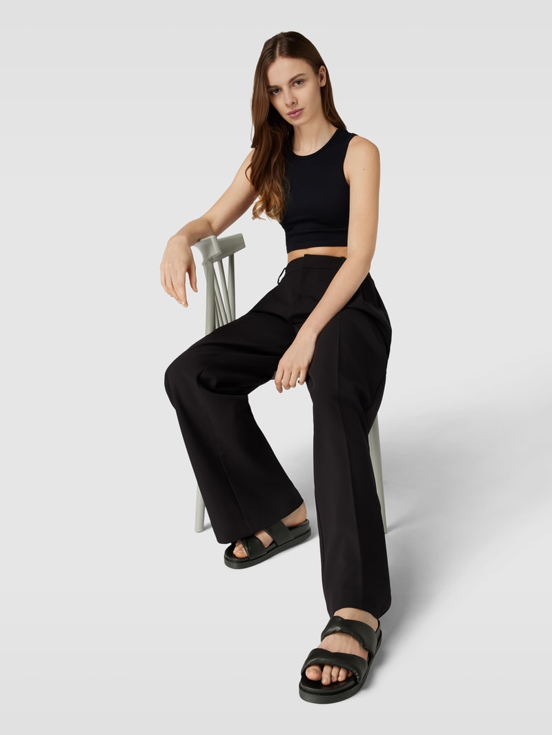 Pantoletten in Two-Tone-Machart in schwarz