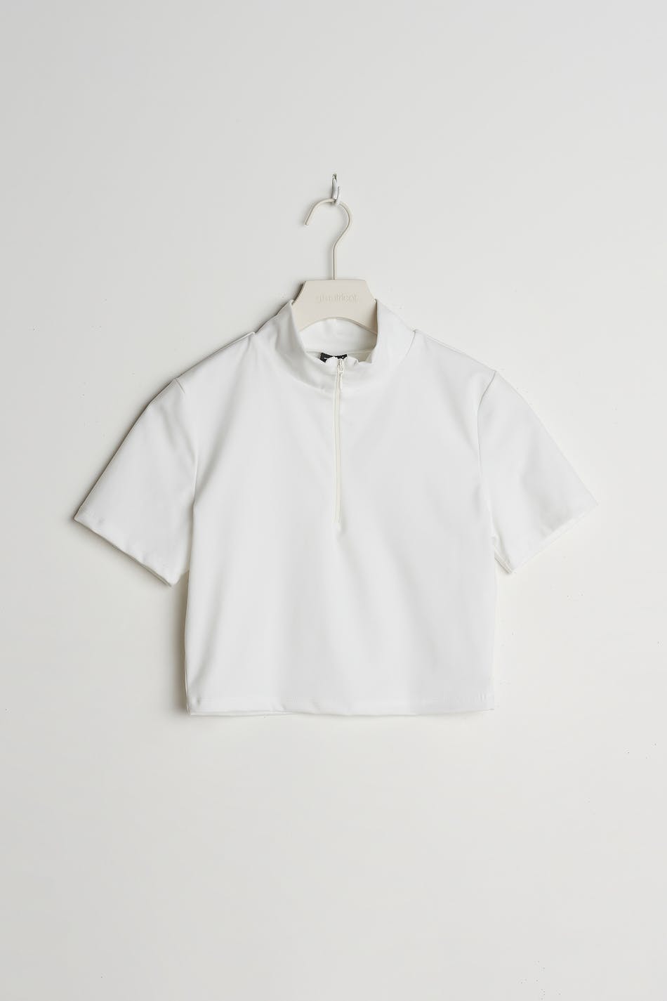 Cassie cropped zip top