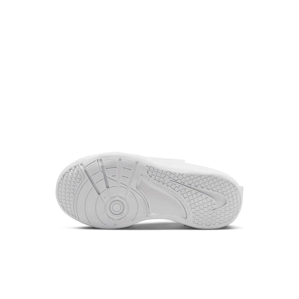 Nike Omni Multi Court DM9026-100 / weiss