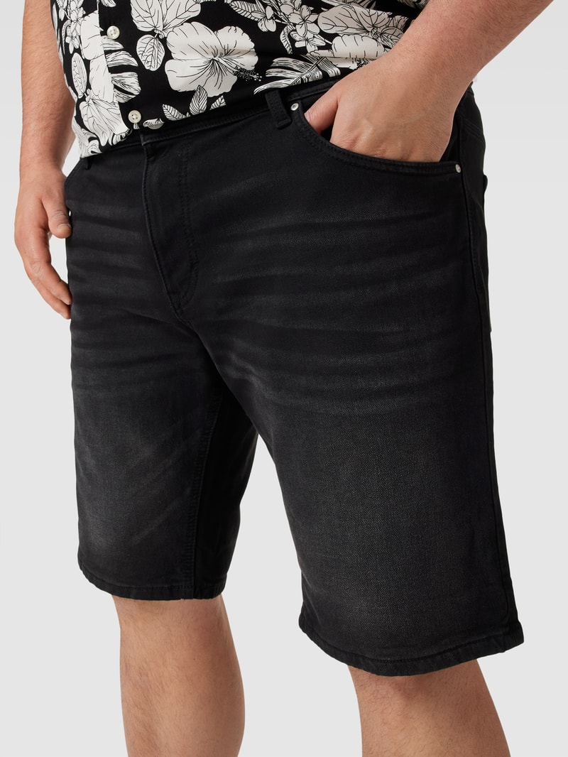 PLUS SIZE Jeansshorts mit Gesäßtaschen in schwarz