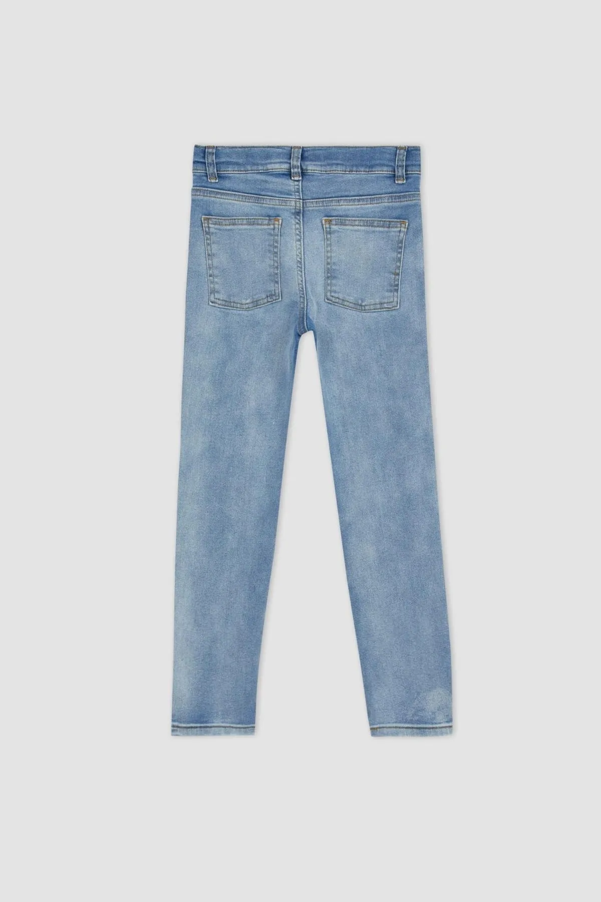 DeFacto  Slim Fit Jeanshose für Jungen mit zerrissenem Detail und geradem Bein Z1599a623sm