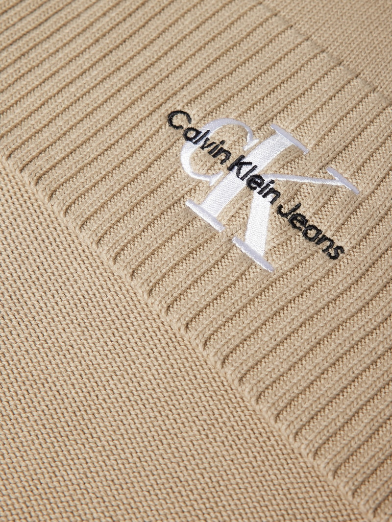 Strickschal mit Label-Stitching  Modell 'MONOLOGO' in sand
