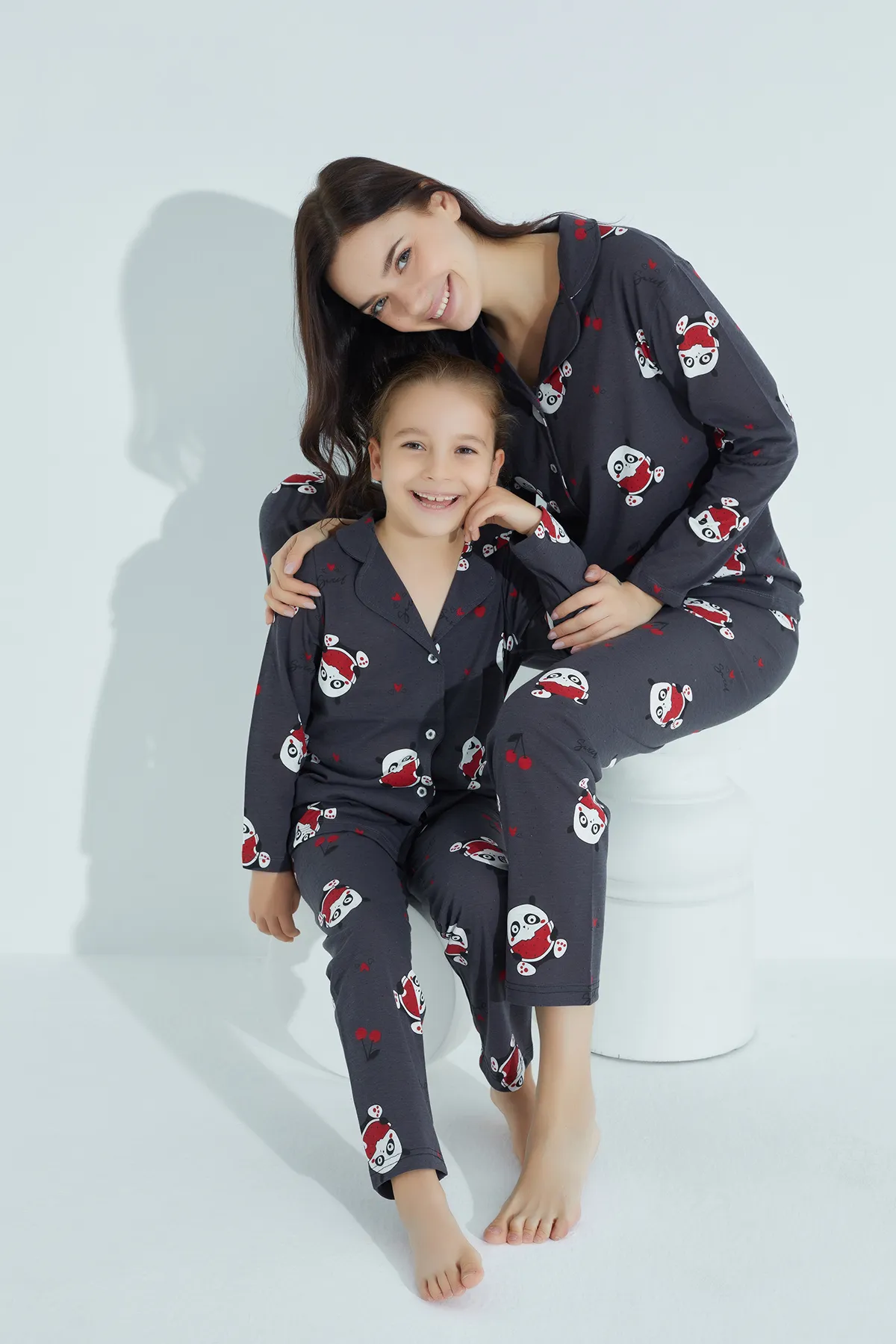 STRAWBERRY  Pyjama-Set aus Baumwolle mit Knöpfen