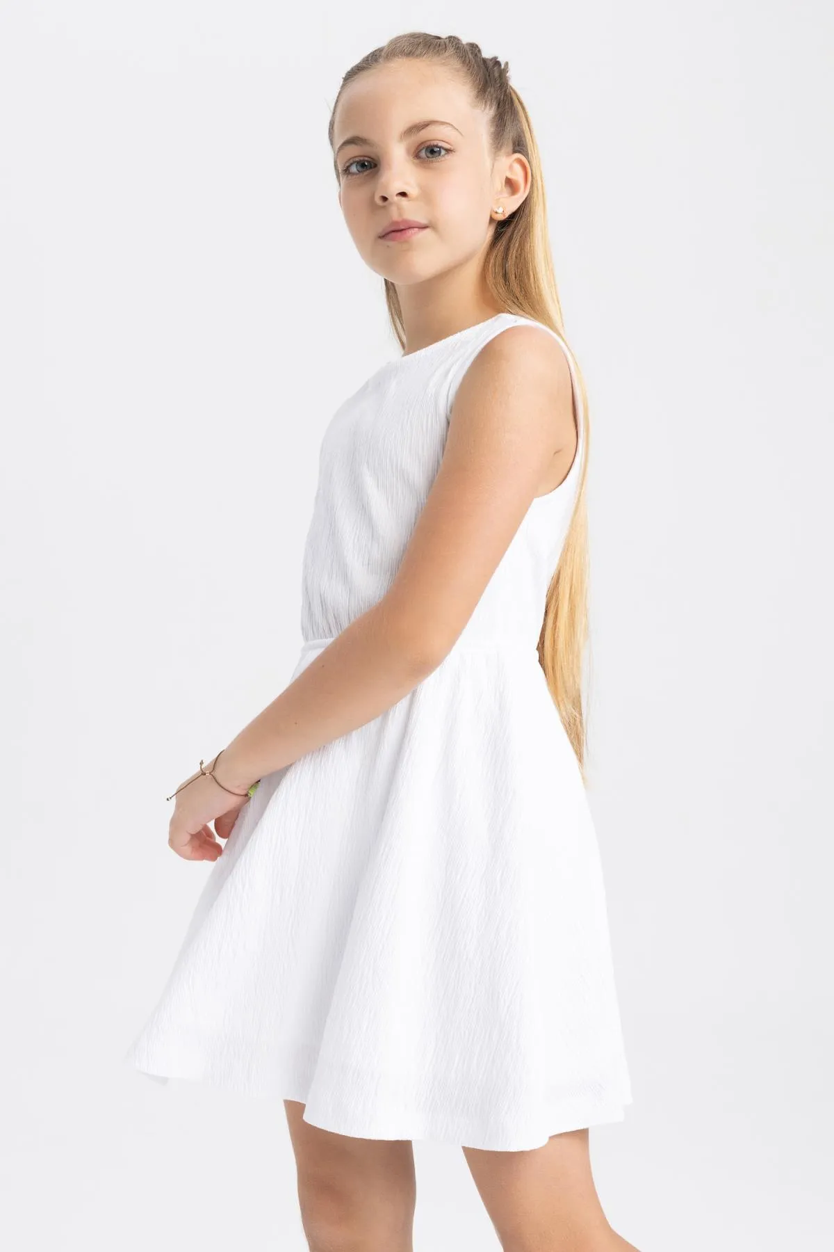 DeFacto  Ärmelloses Kleid mit Rückendetail für Mädchen A1462a823hs