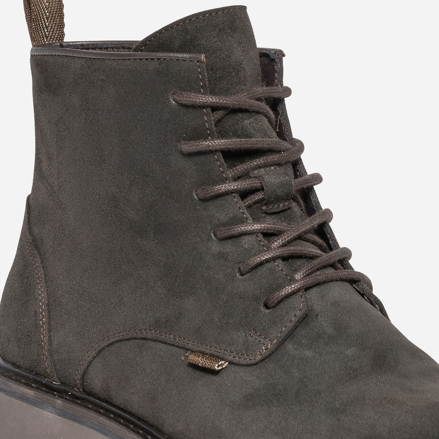 Boots à lacet marron foncé en cuir velours