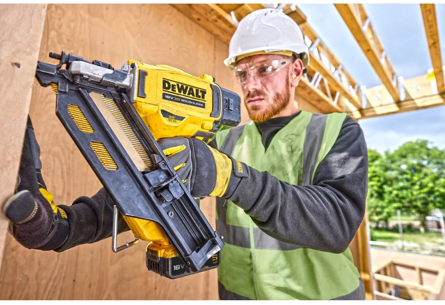 DeWalt DCN930N-XJ Strip Nail Tacker 18V excl. batteries and charger 50-90 mm 2-Speed