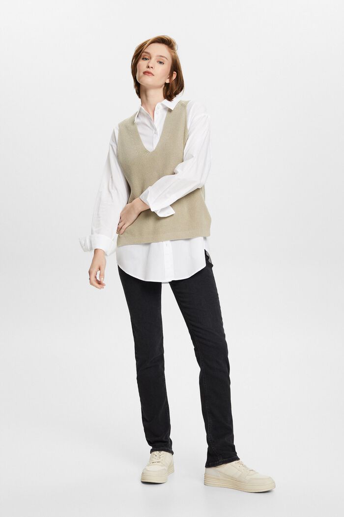 Recycelt: Stretchjeans mit schmaler Passform