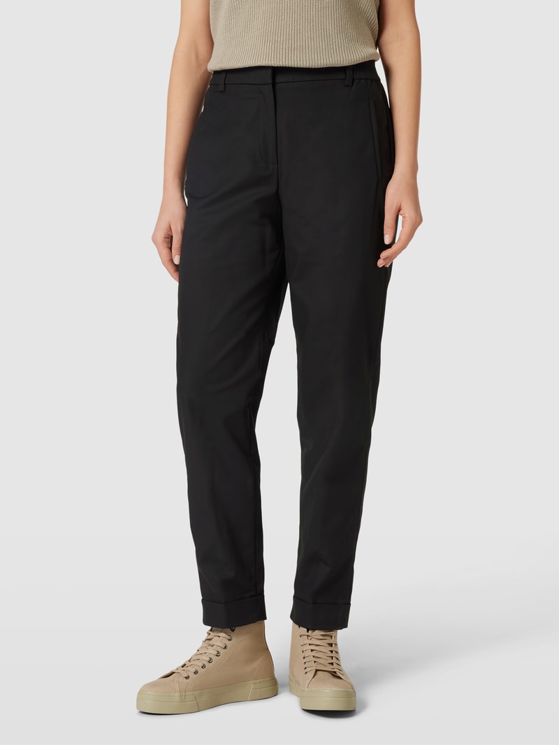 Bundfaltenhose mit seitlichen Eingrifftaschen Modell 'Aiana' in schwarz