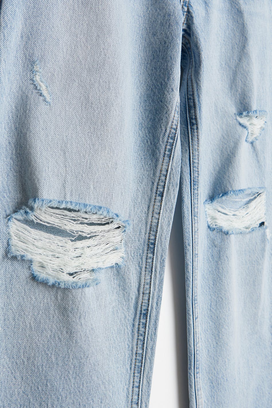 Straight 90s jeans
