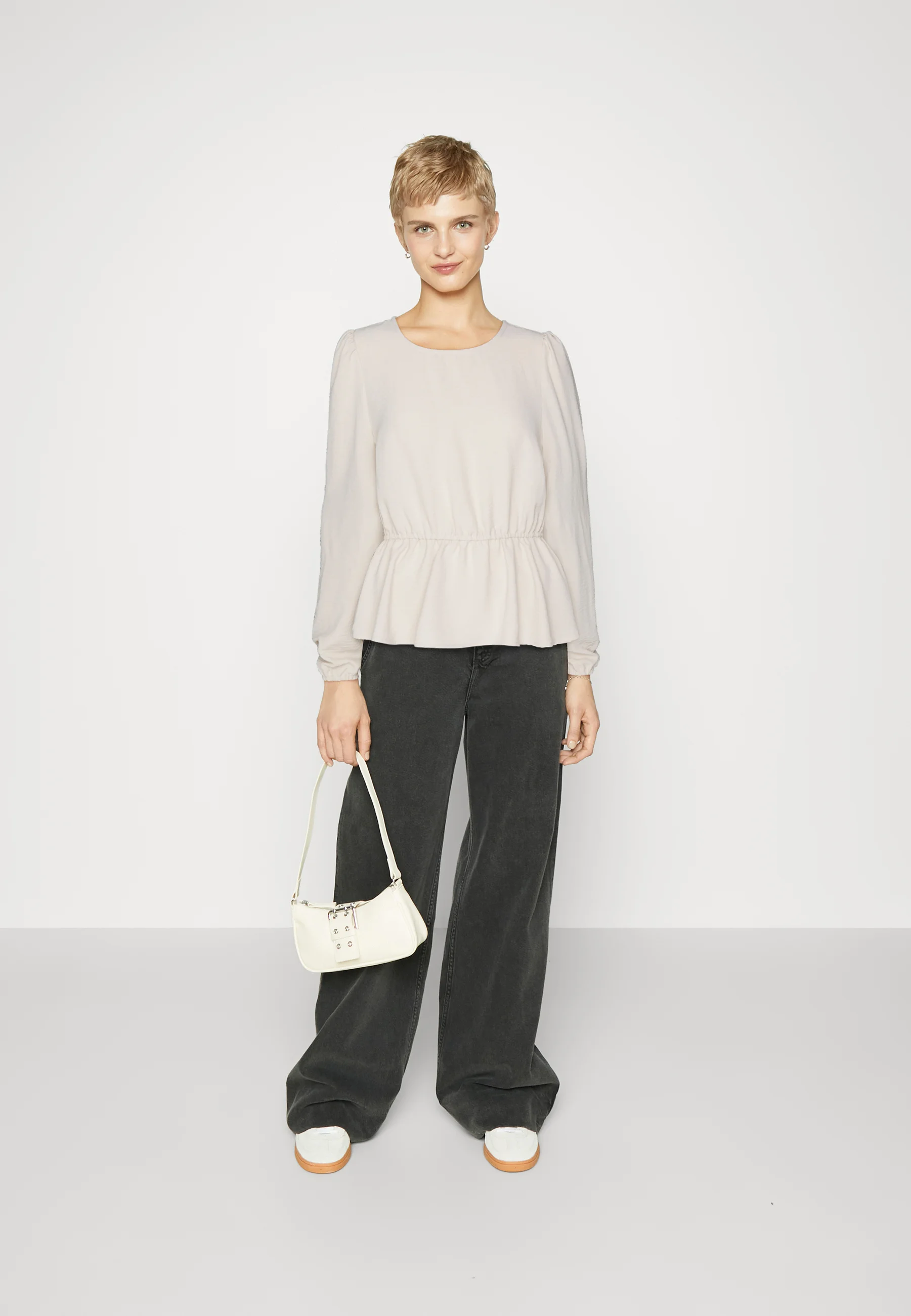 SOLO ONLMETTE CUELLO O - Blusa