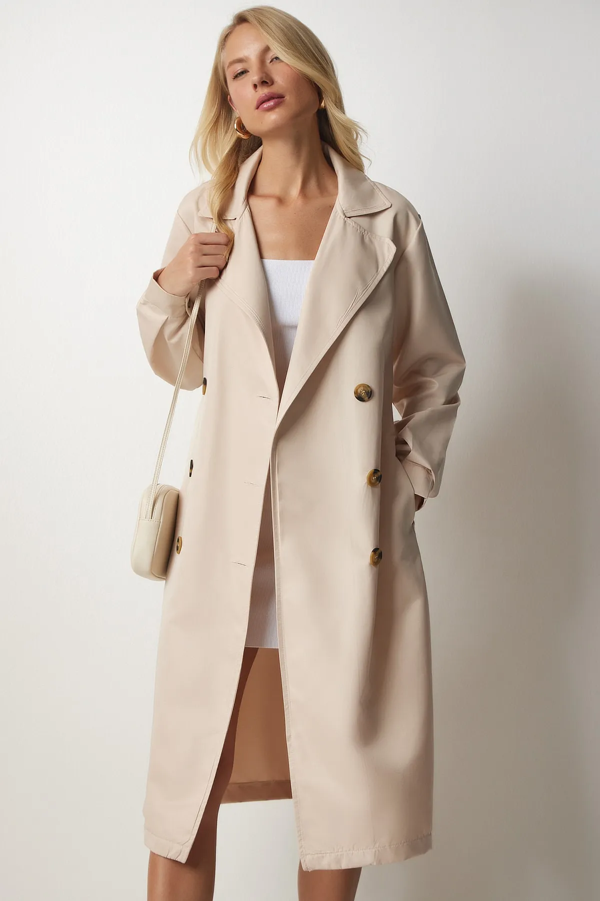 Happiness İstanbul  Cremefarbener saisonaler Trenchcoat mit zweireihigem Kragen für Damen DD01241