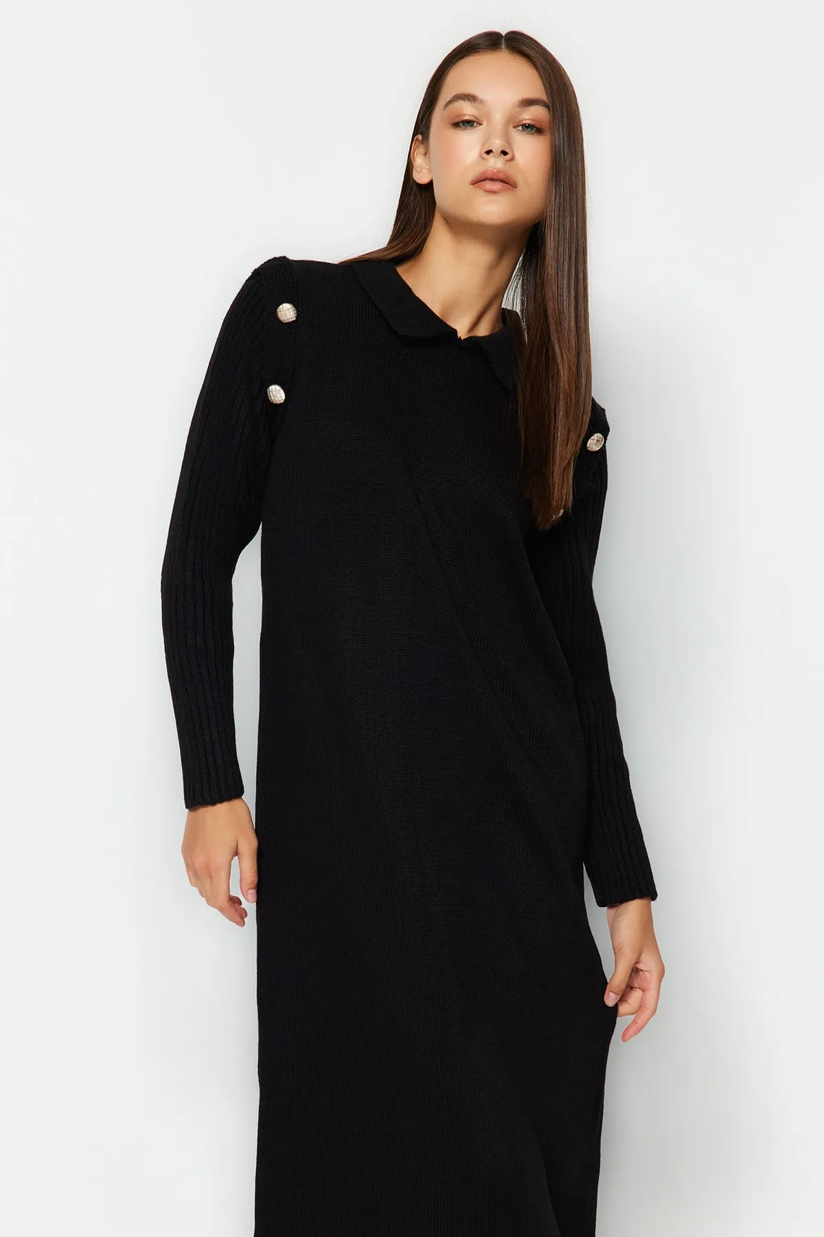 Trendyol Modest  Schwarzes, langärmliges Strickkleid mit normalem Schnitt TCTAW24EB00031