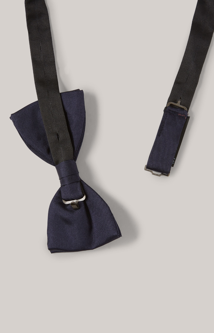 Seidenfliege in Navy