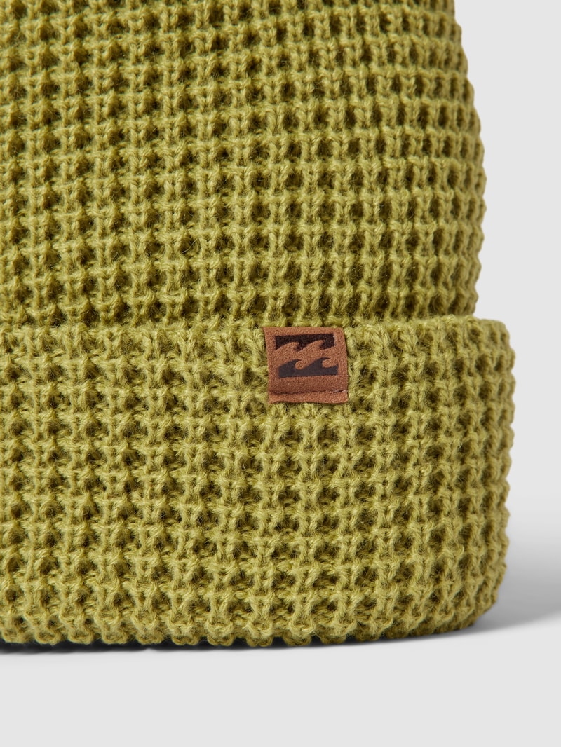 Beanie mit Label-Patch Modell 'Ala' in hellgrün