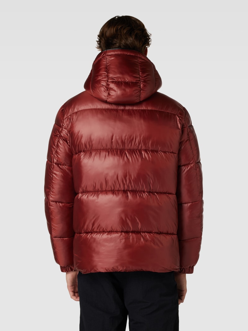 Steppjacke mit Reißverschlusstaschen in bordeaux rot