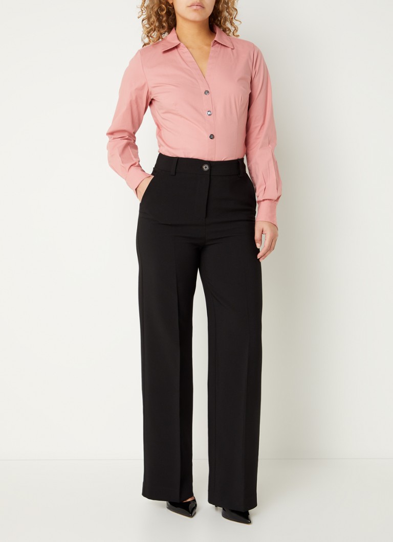 NIKKIE Arlington blouse bodysuit with V-neck