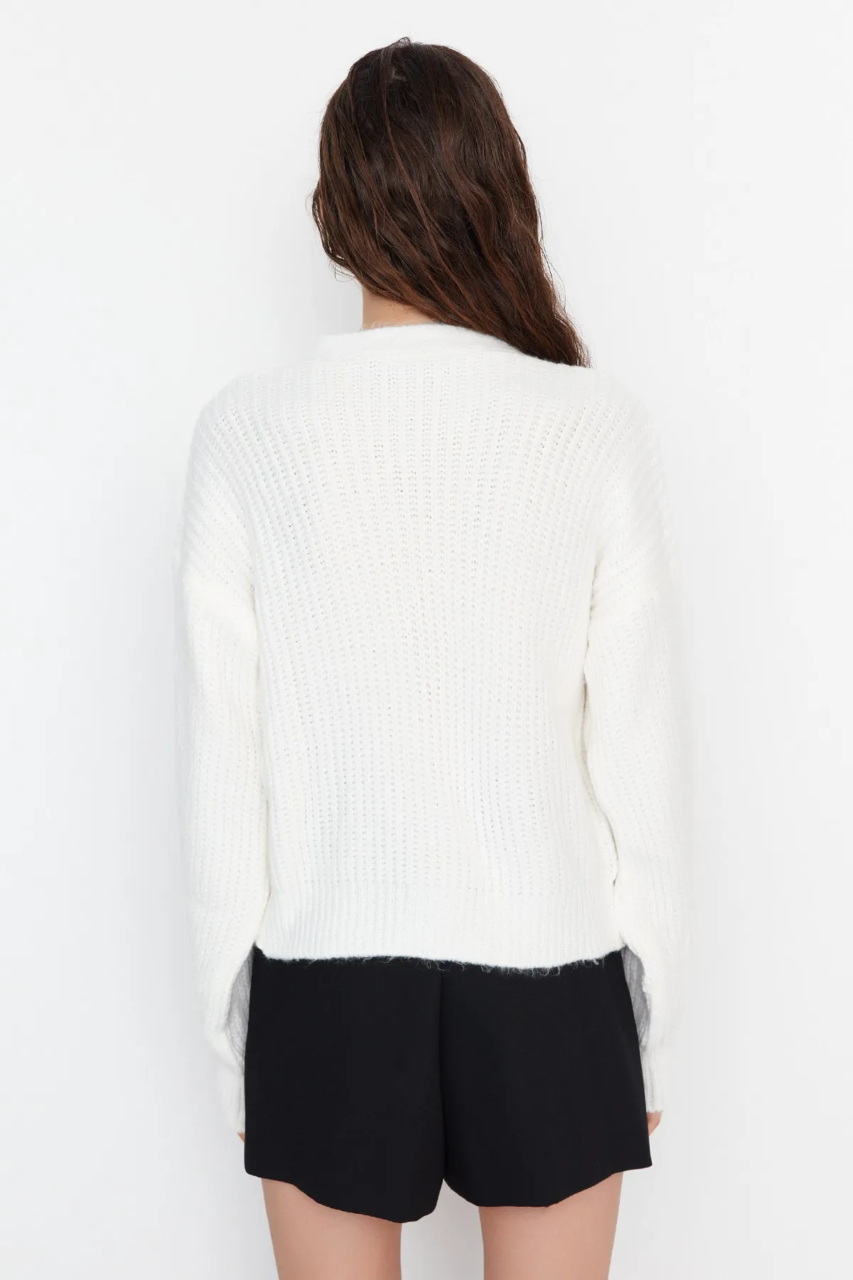 Trendyol Collection  Ecrufarbener Strickpullover mit Bindedetail