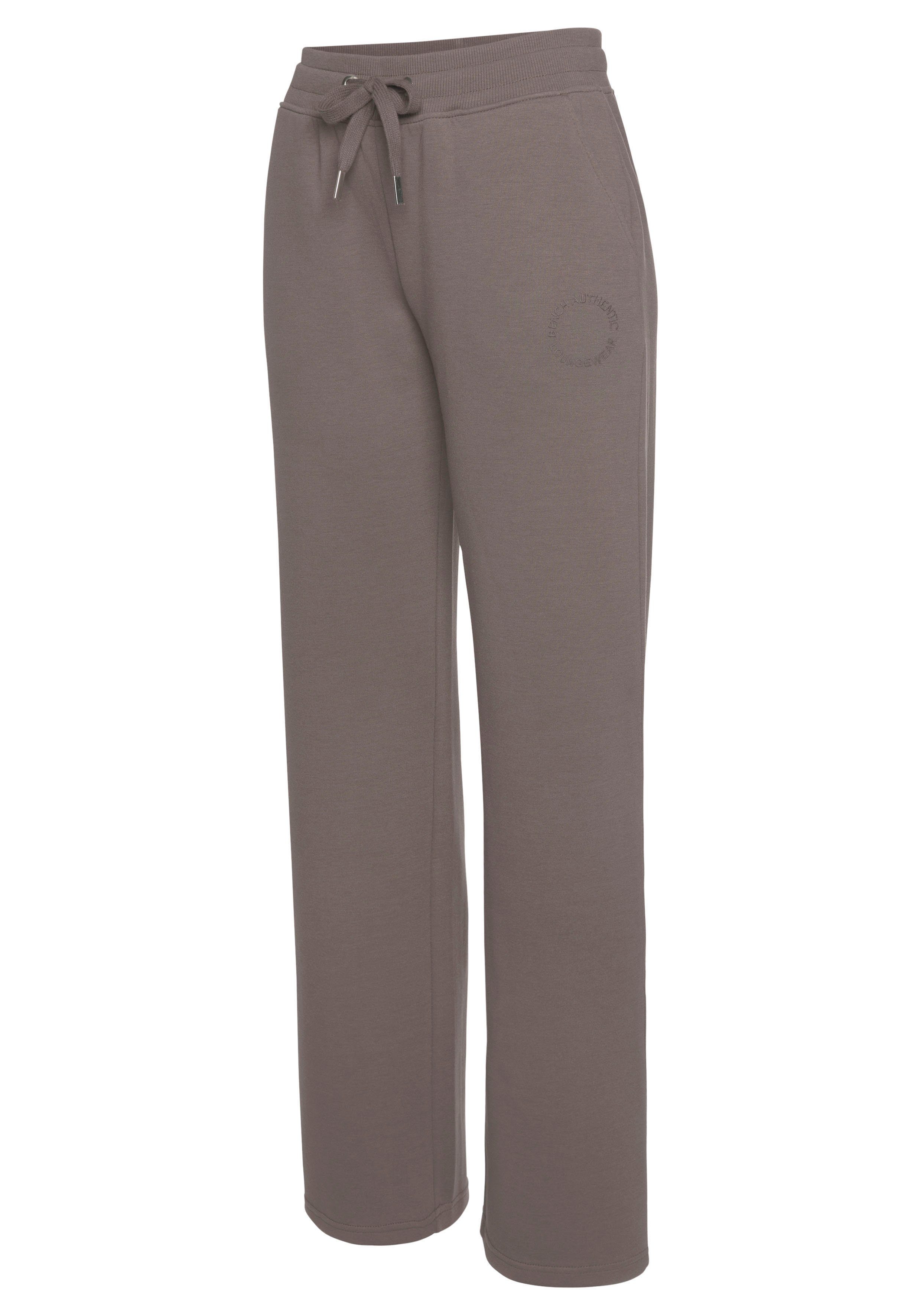 Bench. Loungewear Loungehose -Relaxhose mit Logostickerei und Eingrifftaschen, Loungewear, Loungeanzug