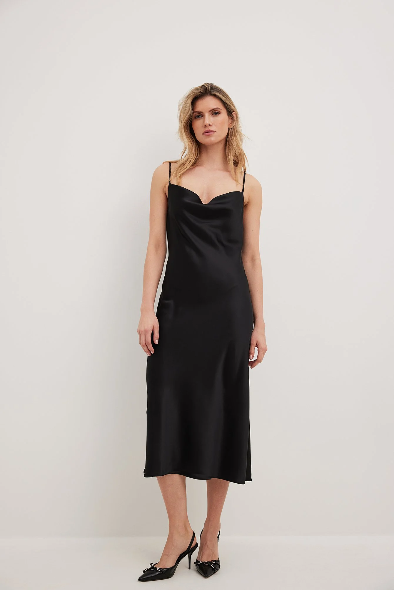 Satin-Midi-Kleid