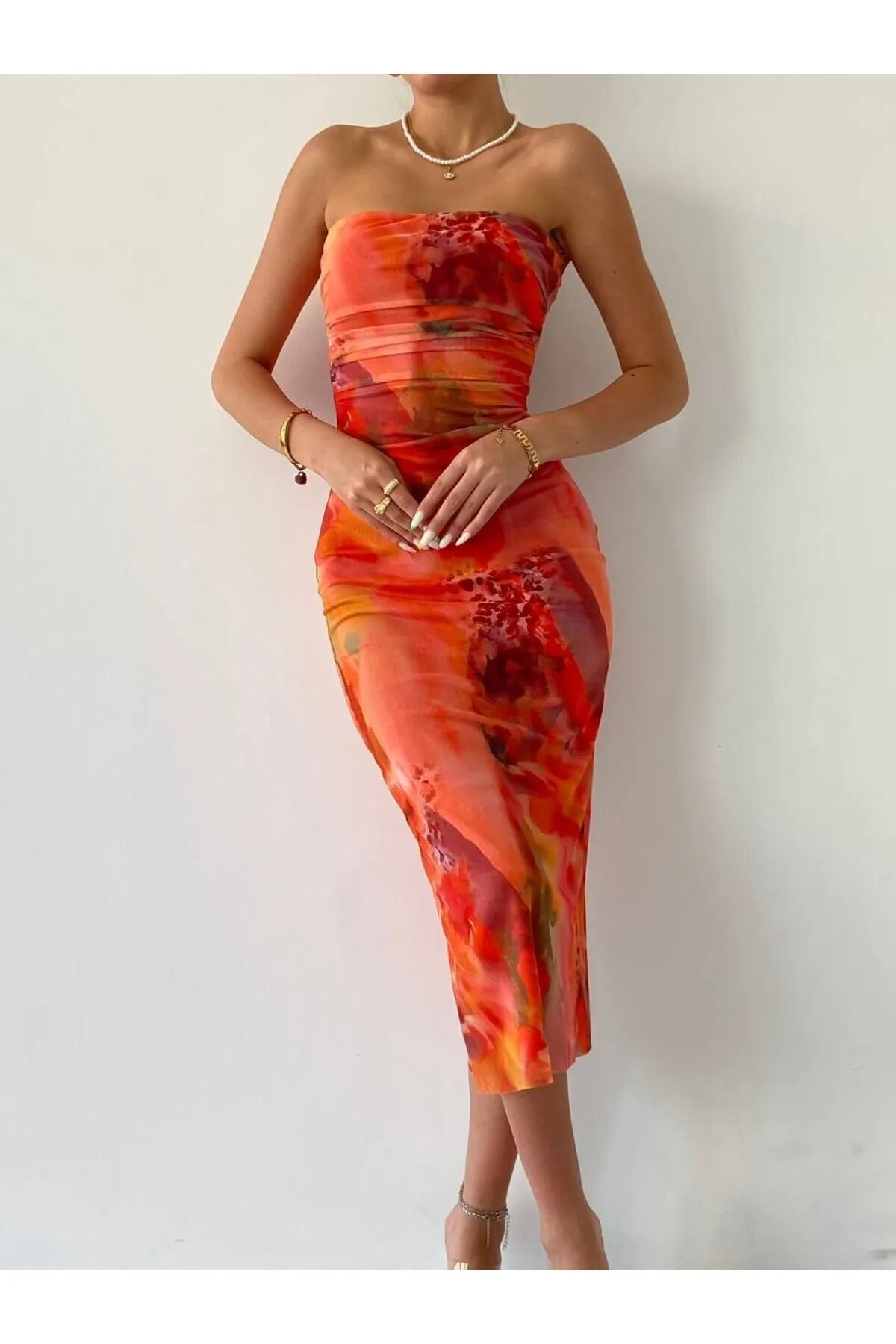 SONREİR  NEUE SAISON: GEFÜTTERT – STRAPLEZ – EINÄRMELIG – WOLKENMUSTER – BLUMEN- UND ROSENMUSTER – MIDI-TÜLLKLEID