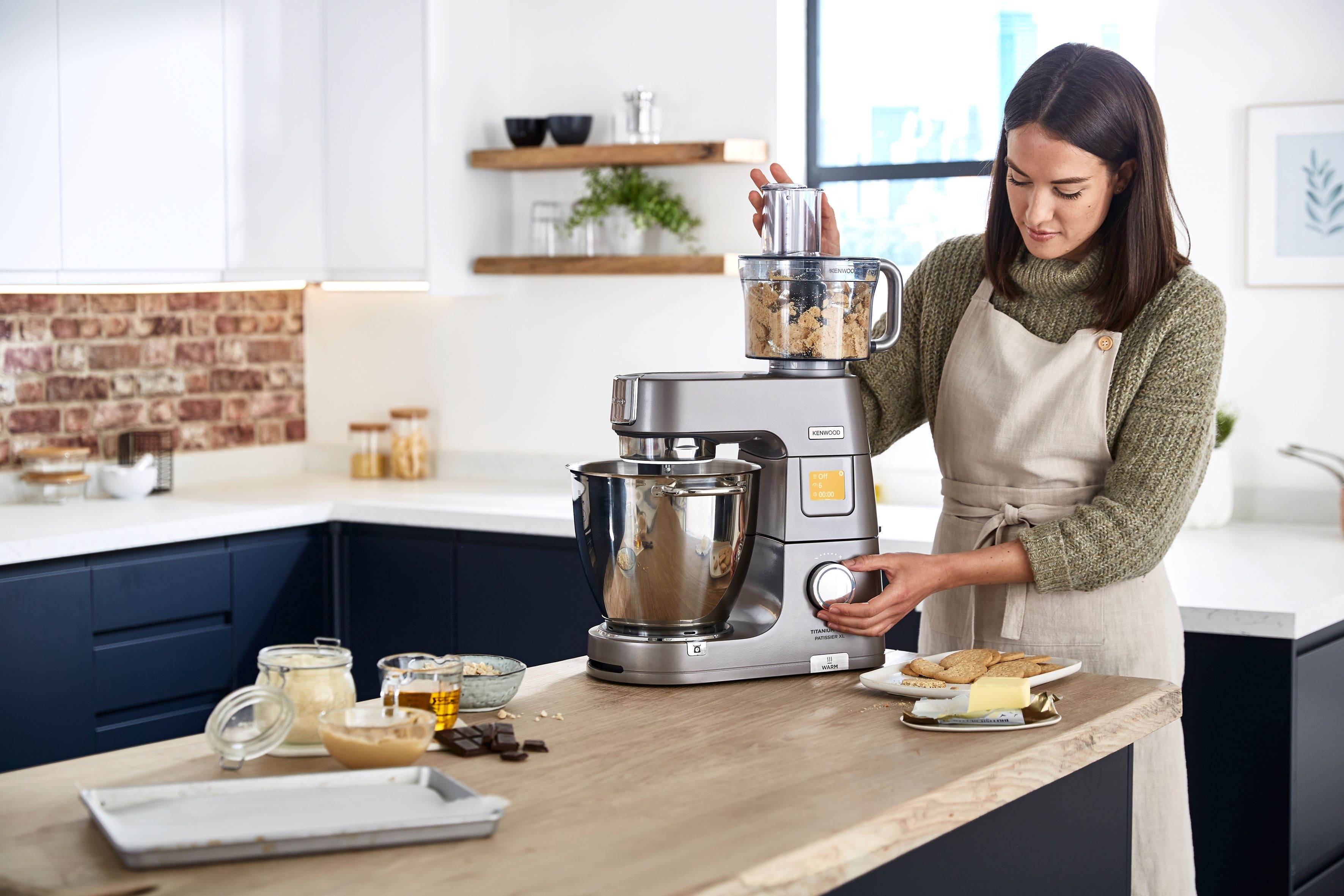 KENWOOD Küchenmaschine Titanium Chef Patissier XL KWL90.594SI, 1400 W, 7 l Schüssel, Wärmefunktion, zusätzliche 5 l Schüssel, inkl. umfangreiches Zubehör