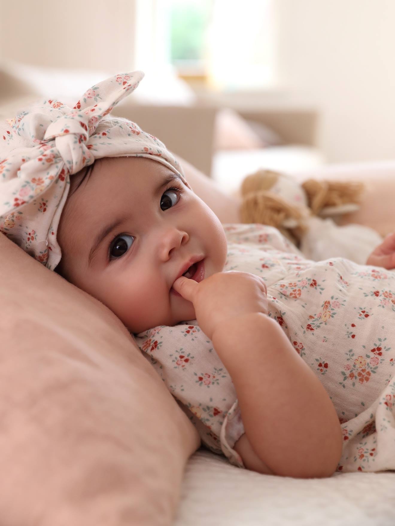 Ensemble bébé 3 pièces en gaze de coton : robe + bloomer + turban écru