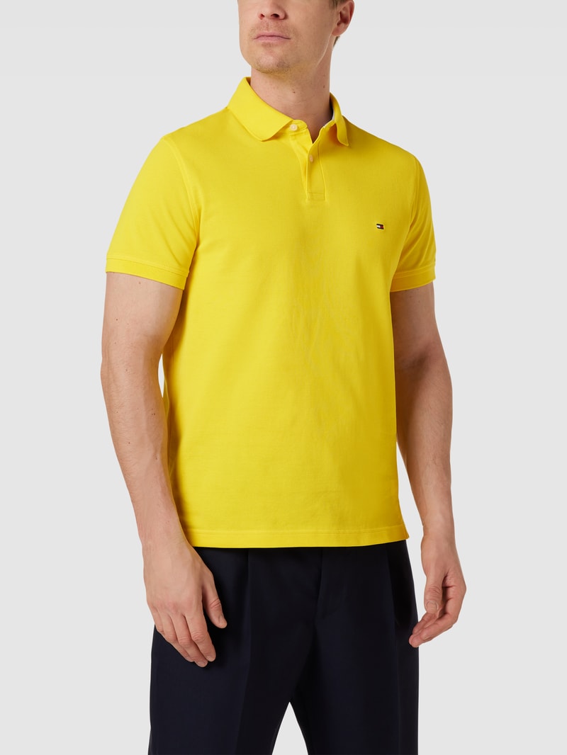 Poloshirt mit Label-Stitching in gelb